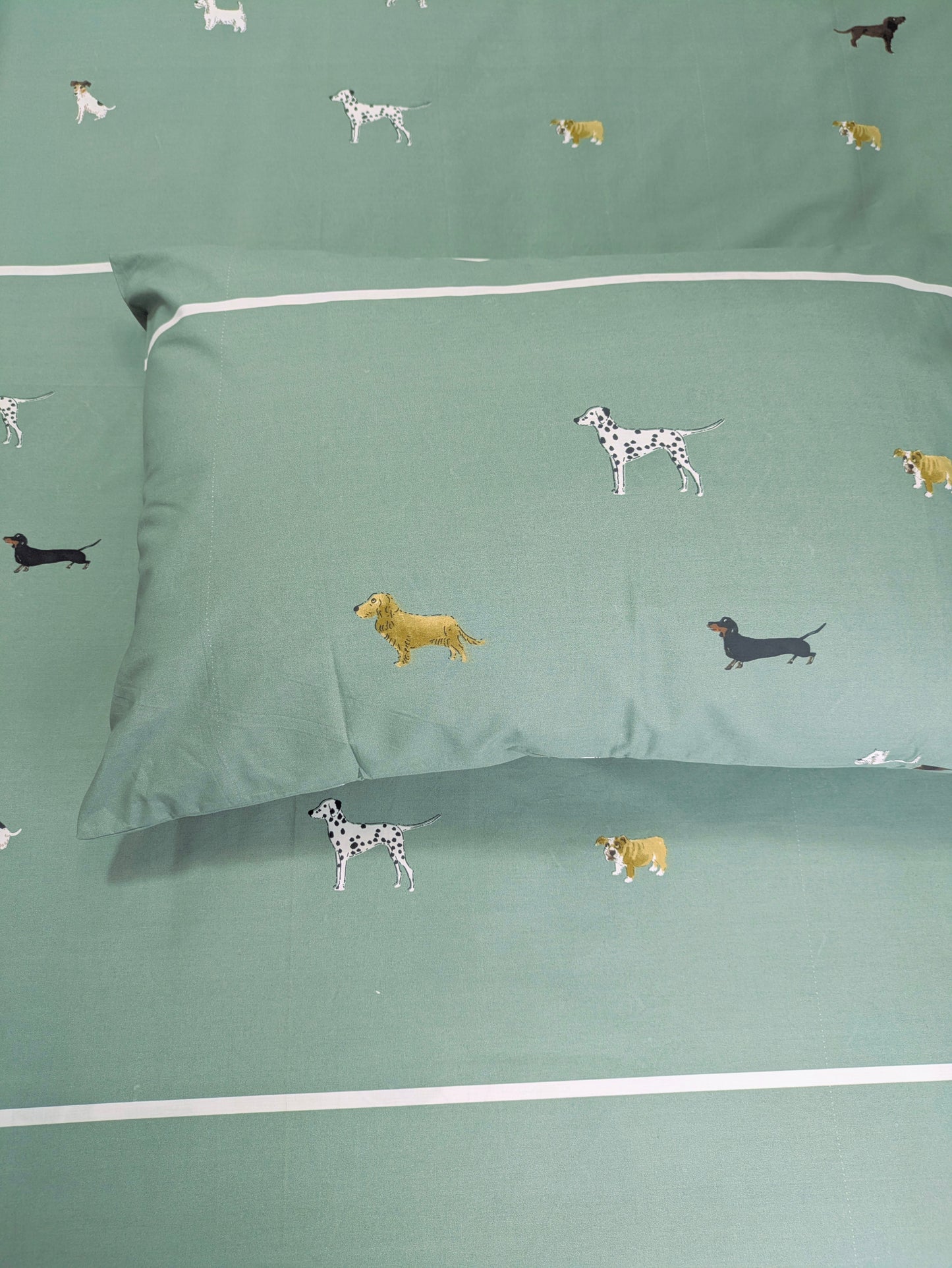 Puppy Playtime Double Bedsheet - Db84 Sateen