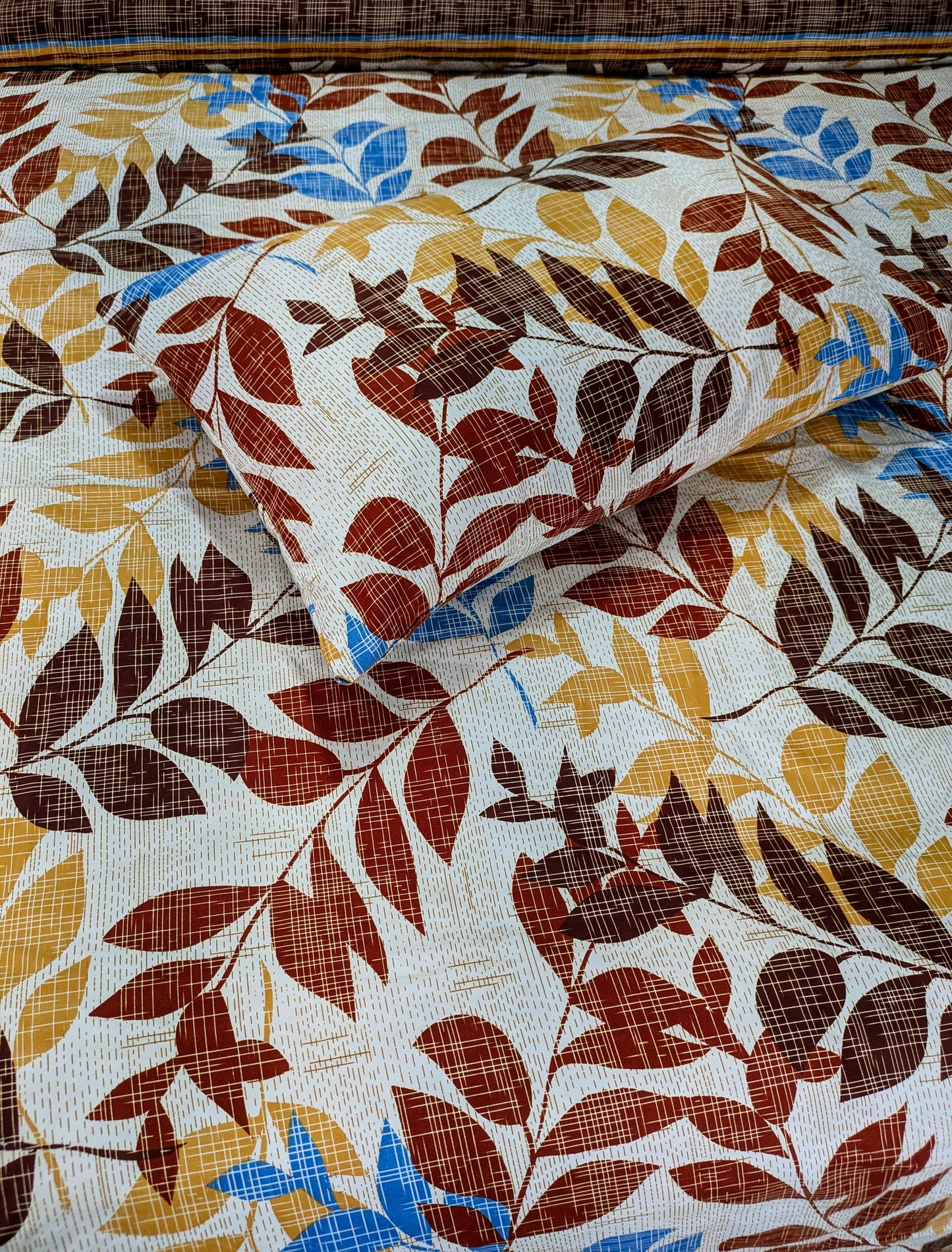 Dekoracy Autumn Leaf Design Double Bedsheet DB236